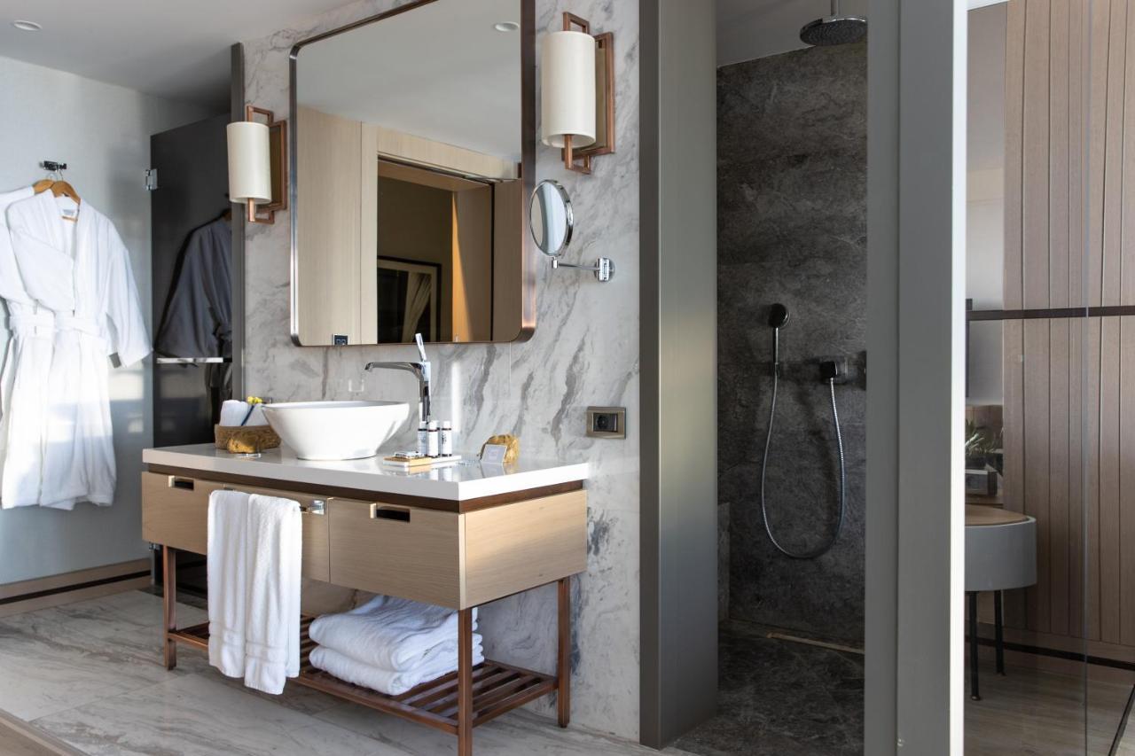 Deluxe Sea View Room